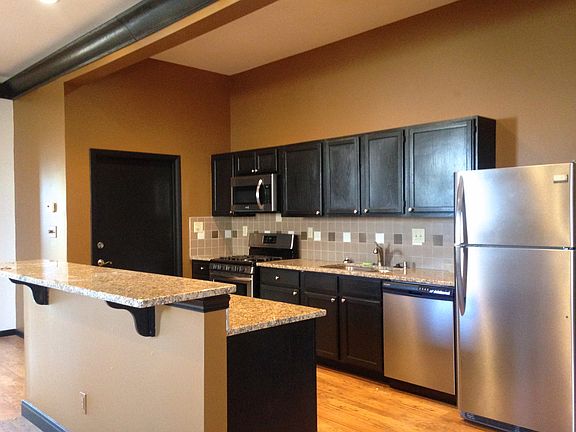 2nd image of 318 Greenup St APT 3