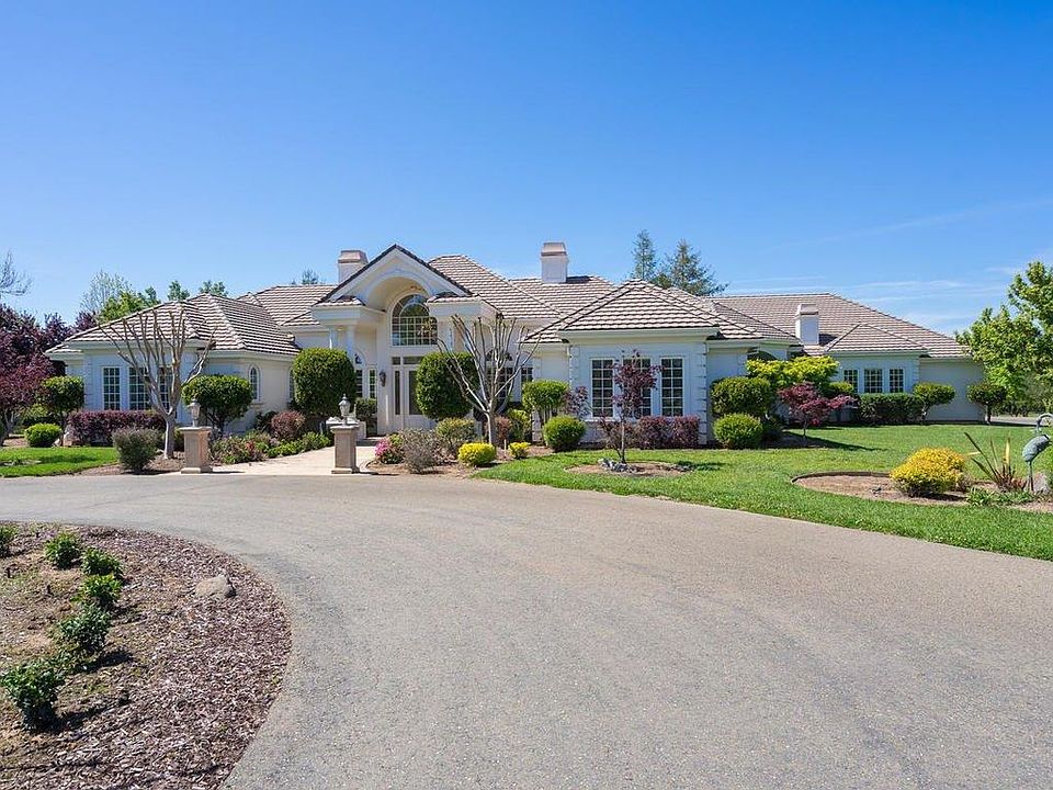 2nd image of 5575 Pyracantha Dr