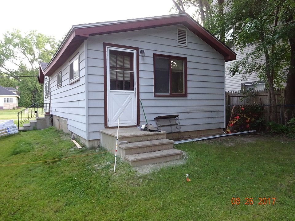 2nd image of 4847 Page Ave