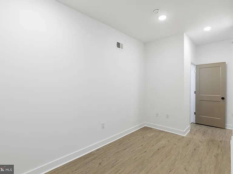 4021 Brown St #4 — Photo 13