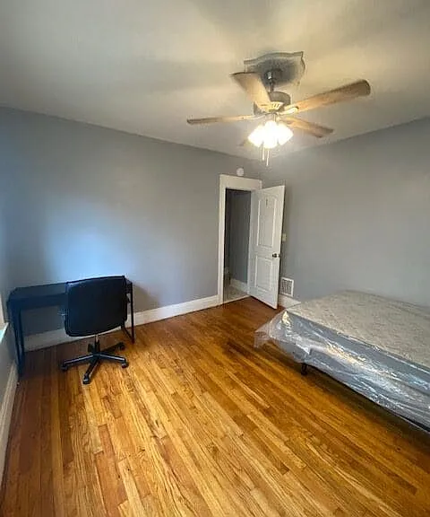 2413 E Genesee St — Photo 7