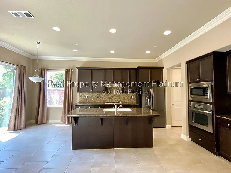 2141 W Juliet Way — Photo 14