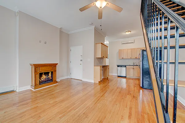 Rented by R New York | media 18