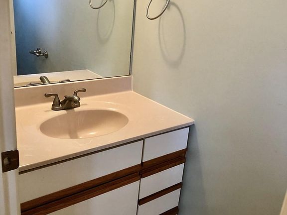 5th image of 994 Ada Place Dr SE
