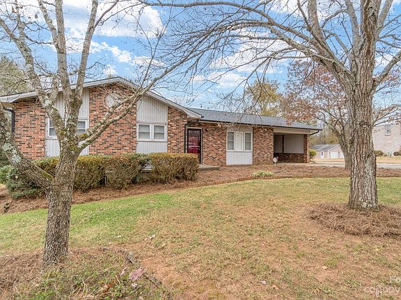 2nd image of 109 Maplewood Dr