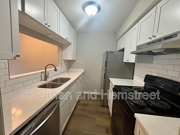 3rd image of 409 W Main St