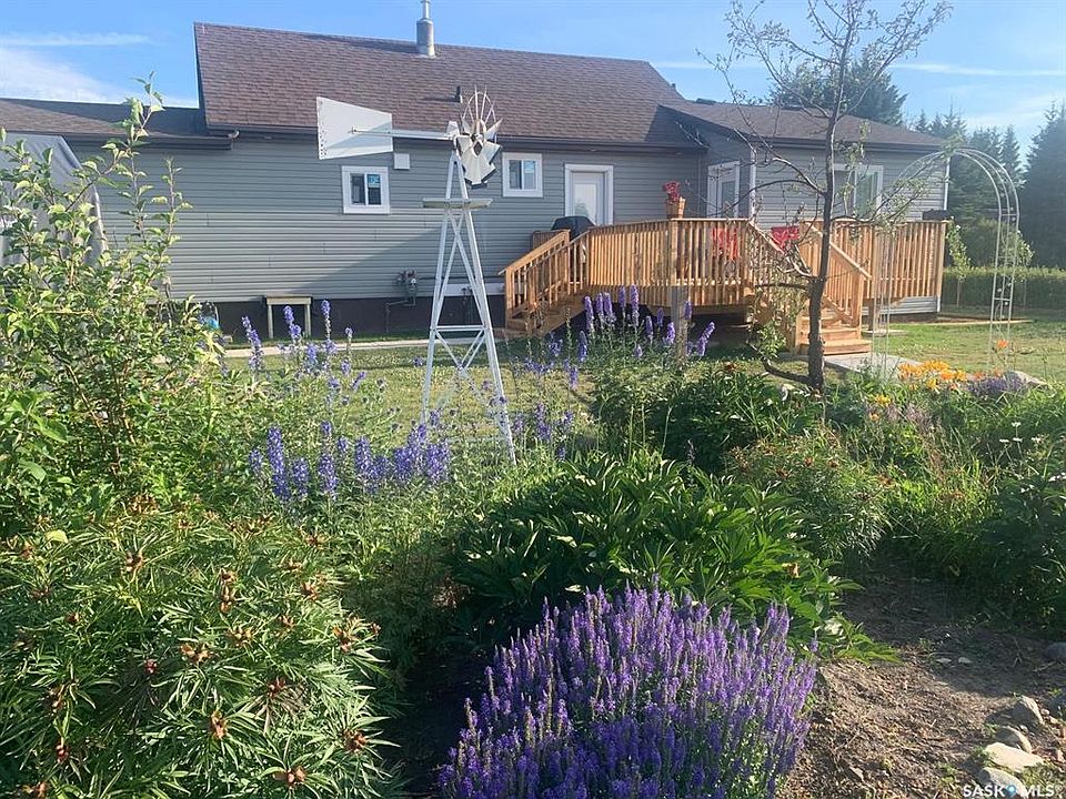 1st image of 302 Rustad AVENUE
