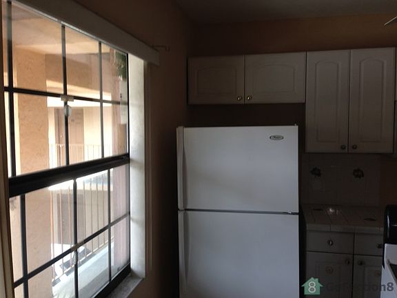 5th image of 4416 N Clark Ave APT 11
