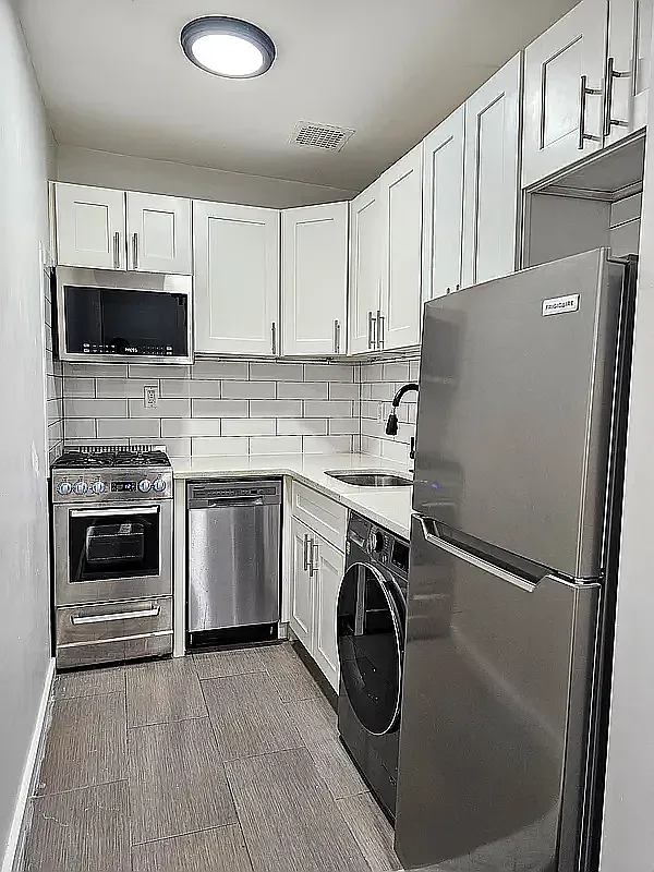 14 1st Avenue — Photo 4