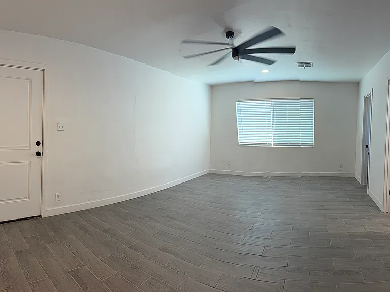 2201 W Washington St — Photo 2