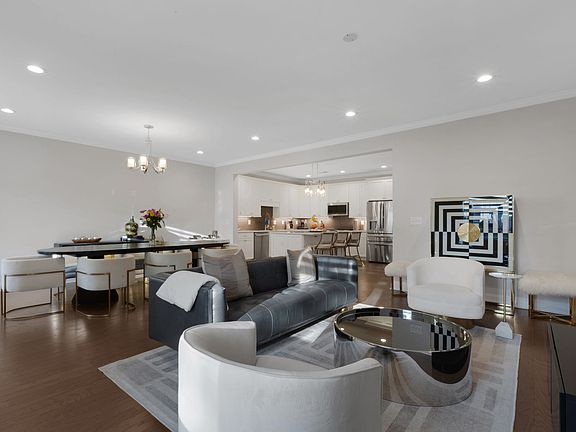 Open floor plan, living room/dining room/kitchen