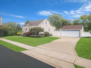 24 Garden City Ave, Wyandanch, NY 11798