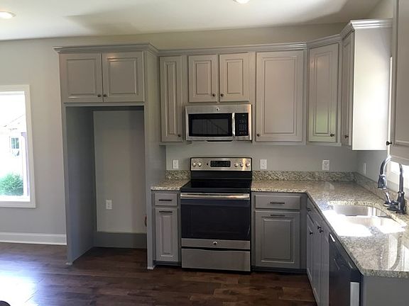 3rd image of 109 Brookside Dr