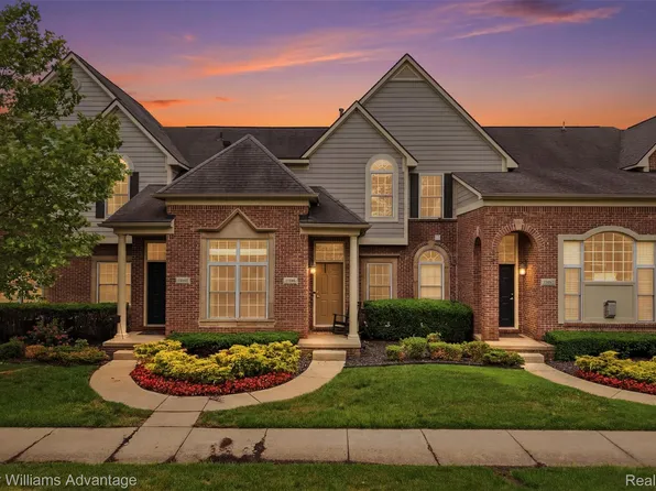45658 S Stonewood Rd, Canton, MI 48187
