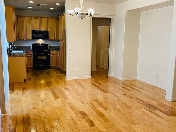 4th image of 8231 Crystal Walk Cir