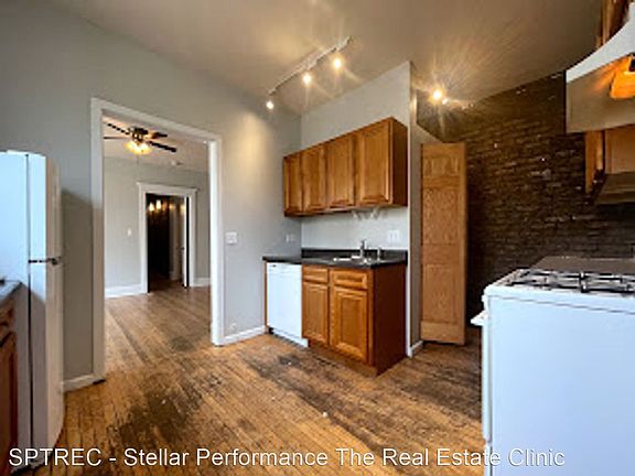 3rd image of 4116 N Clarendon Ave #3