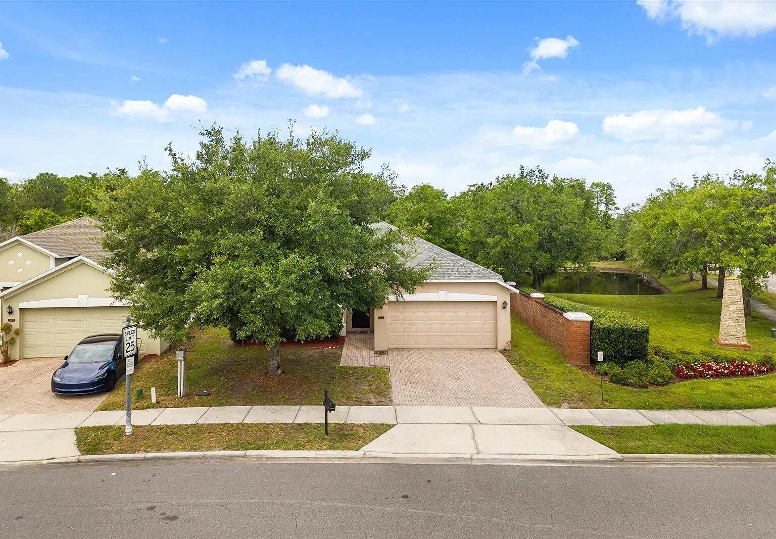 4 bed, 2.0 bath, 1865 sqft, $2,550 — Photo 3