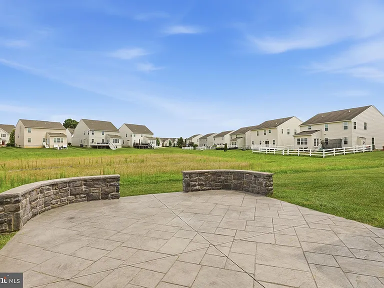 529 Swansea Dr — Photo 34