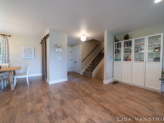 5th image of 221 Edison Park Ave NW
