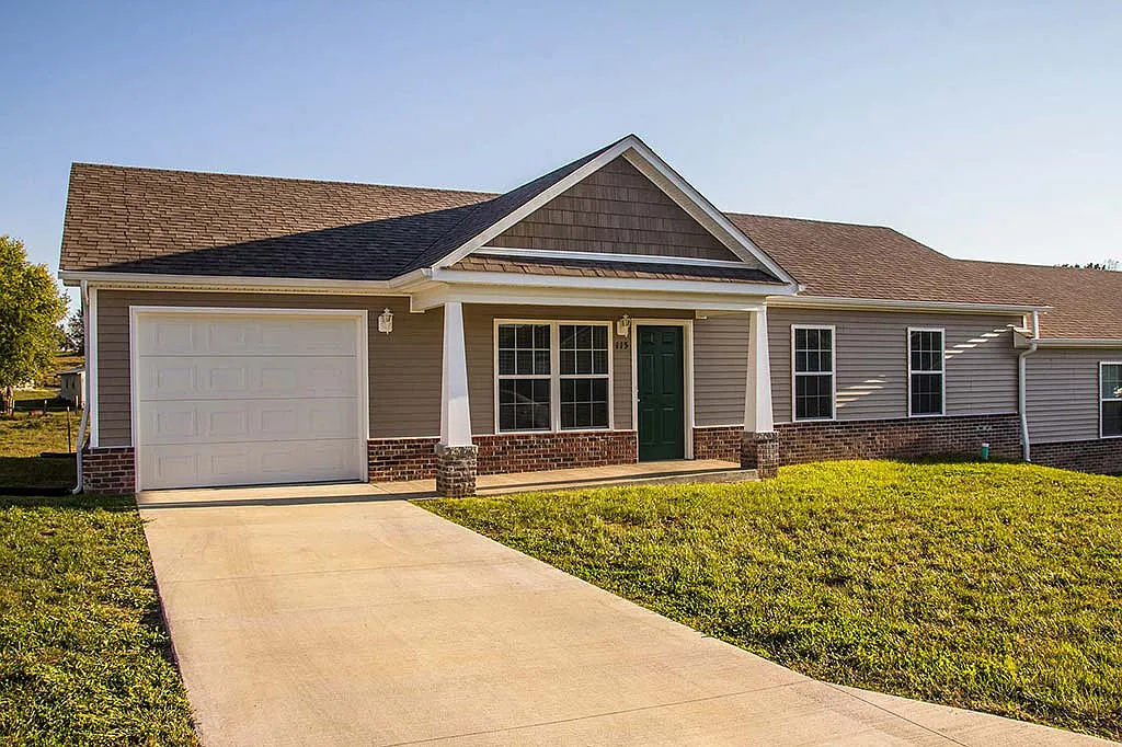 Salem Springs Garden Homes — Photo 1