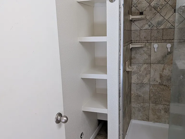 471 Robin Hill Ln #1 — Photo 9