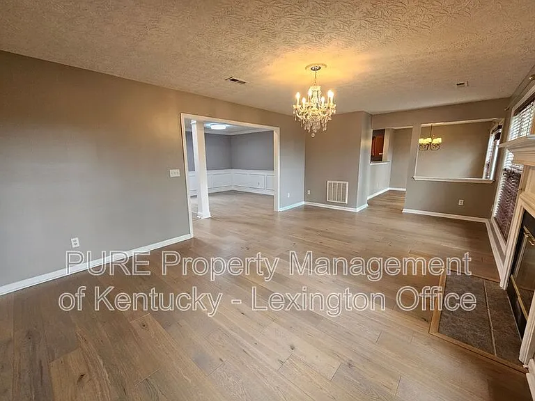 528 Newbury Way — Photo 7