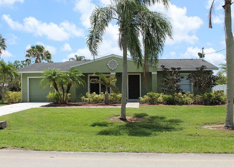 1st image of 679 SE Calmoso Drive