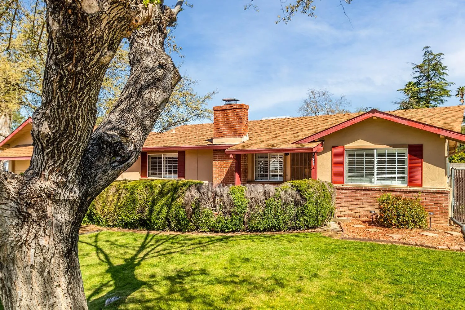 6731 Linda Sue Way photo 1