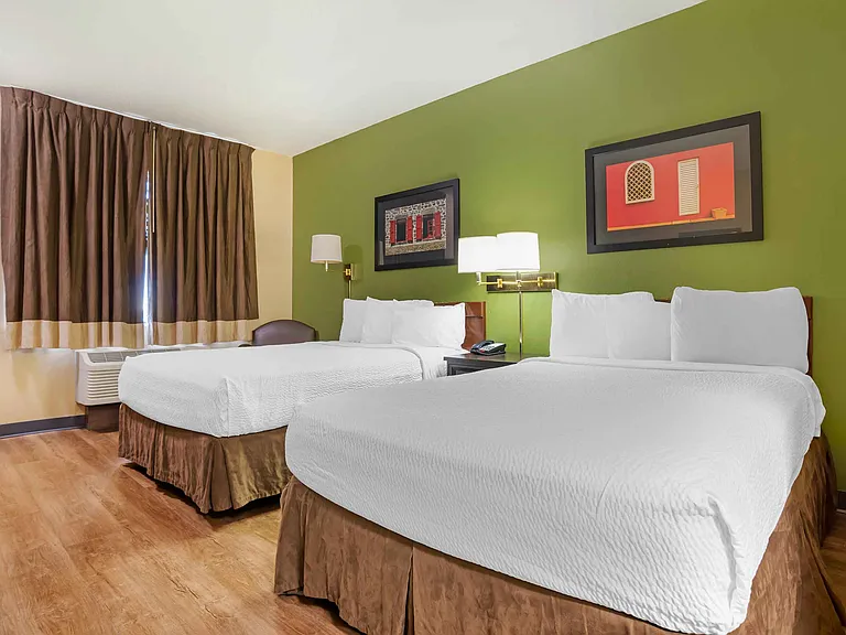 Studio Suite - 2 Full Beds