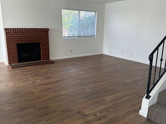 4th image of 1738 Lynne Dr Unit 30
