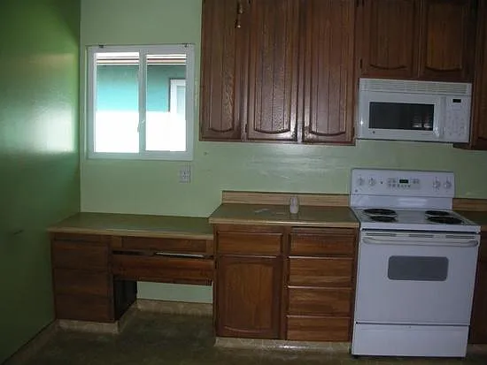 2779 Webb St — Photo 10