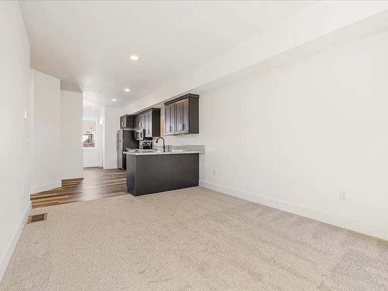 5860 SE 18th St — Photo 10