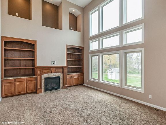 2nd image of 900 Lake View Ave