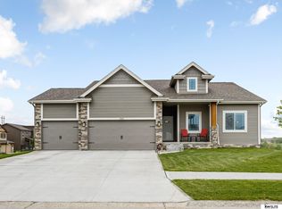 18051 Fowler Ave, Elkhorn, NE 68022