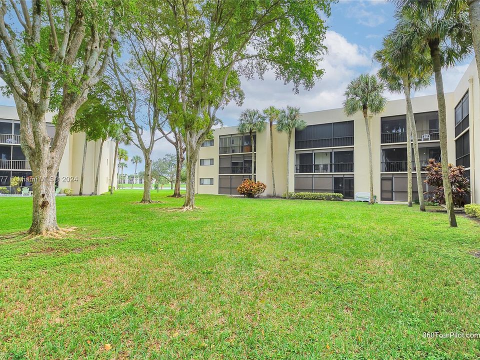 1st image of 5220 Las Verdes Cir APT 202