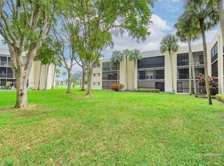 5220 Las Verdes Cir APT 202, Delray Beach, FL 33484