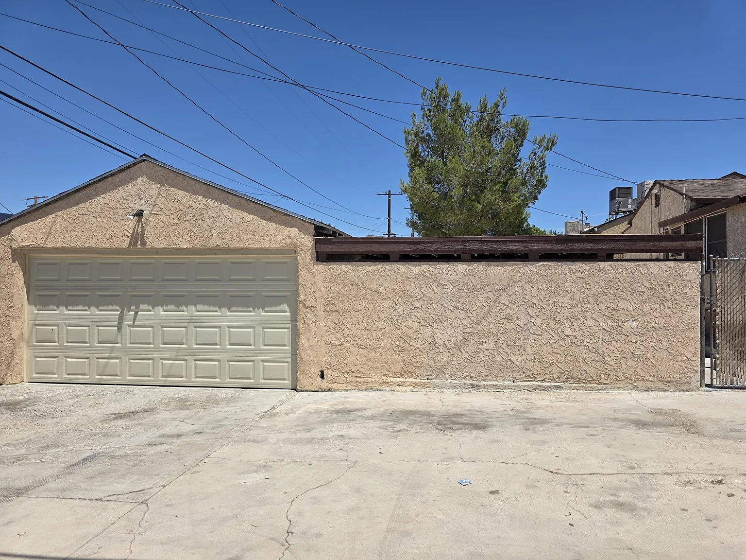 3 bed, 1055 sqft, $1,750 — Photo 4