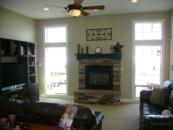 2nd image of 1101 S East Cobblestone Dr