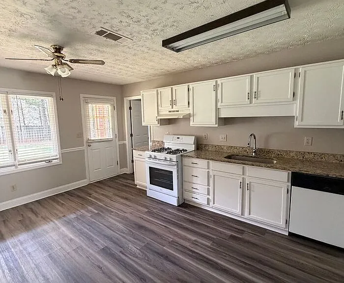 2107 Fairway Ct SE #B — Photo 7