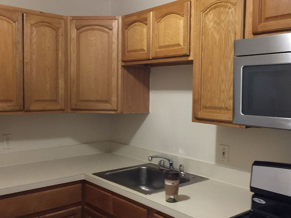 2nd image of 257 Valentine Ln APT 5L