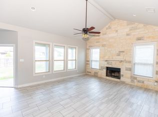 336 Jake Dr, Jarrell, TX 76537