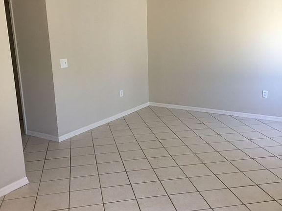 5th image of 3012 SE 5th Ter APT A