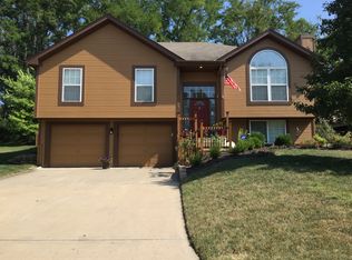 5705 NW Verlin Dr, Kansas City, MO 64152