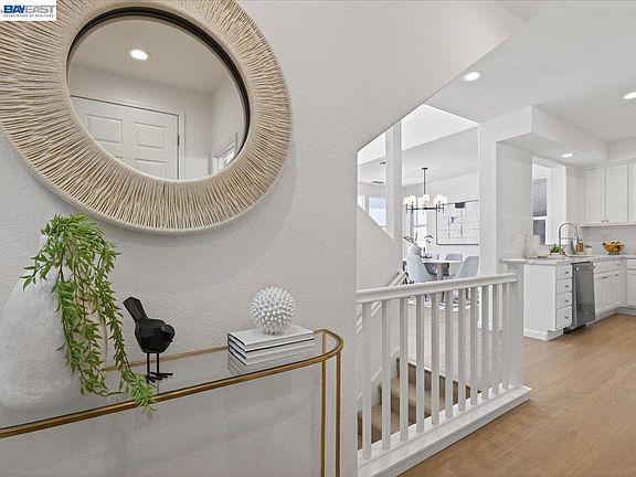 5th image of 3348 Chartwell St