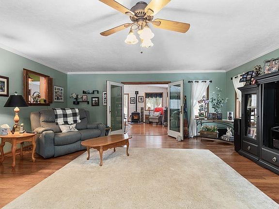 4th image of 356 Academy St