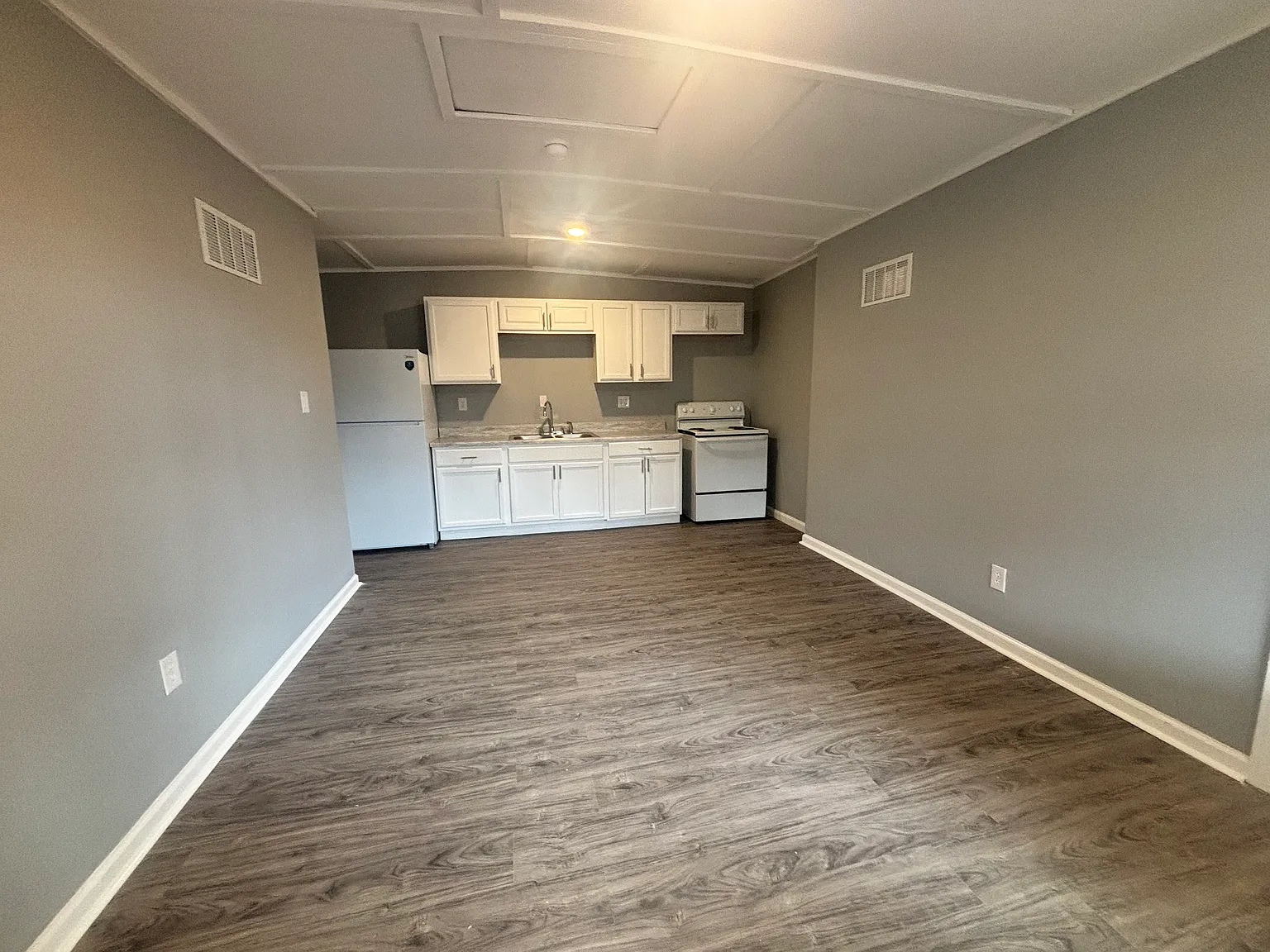 1 bed, 700 sqft, $750 — Photo 2