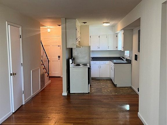 4th image of 1009 Ashland St #A