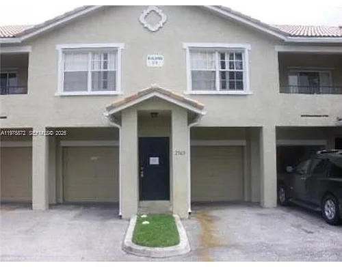 2303 Belmont Ln #2303 Photo 1