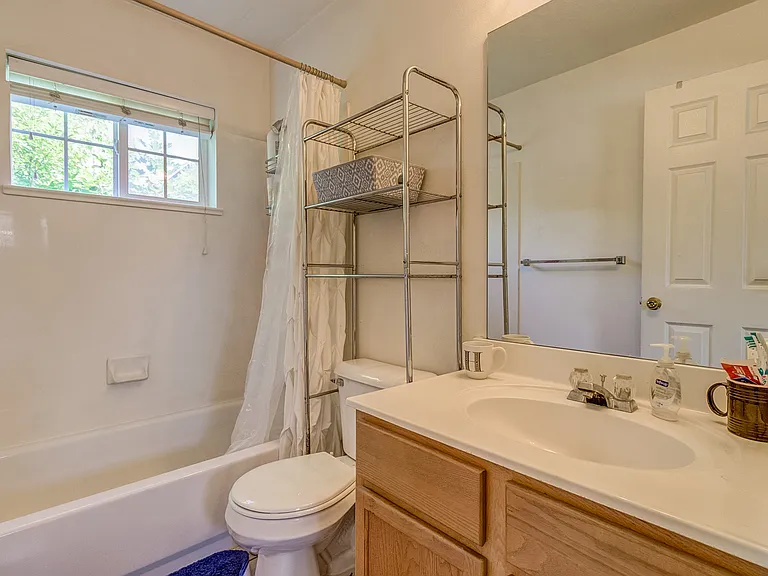 602 N 800 E #201 — Photo 5