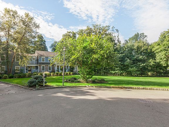 2nd image of 14 Rosemont Ct